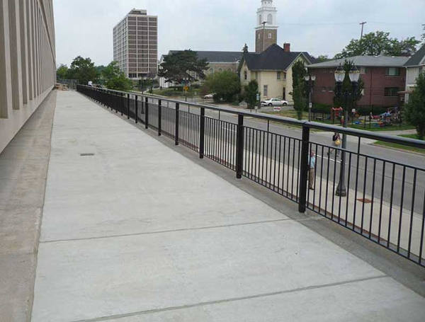 Ovation aluminum railing system by Couturier Iron Craft, Inc.